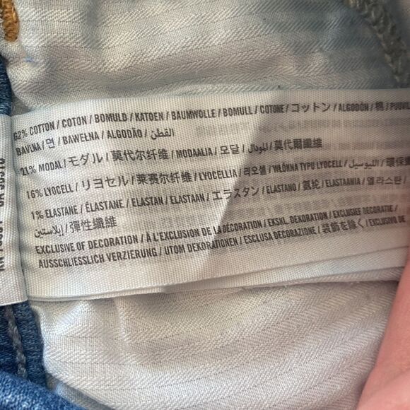 Hollister Women’s Short-Shorts Denim Mid Wash Distressed Raw Hem Size 25 - Picture 8 of 10